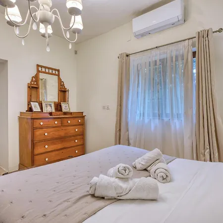Stunning 2br With Pool *