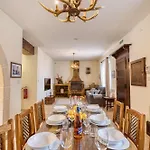 Villa Stunning 2br With Pool