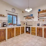 Villa Stunning 2br With Pool
