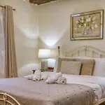 Stunning 2br With Pool Villa *