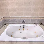 Stunning 2br With Pool