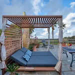Villa Stunning 2br With Pool