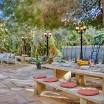 Stunning 2br With Pool *