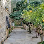 Stunning 2br With Pool L-Imgarr