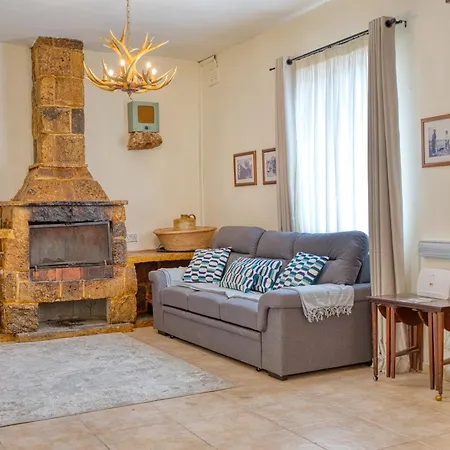 Stunning 2br With Pool L-Imgarr