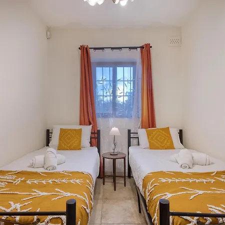 Stunning 2br With Pool * L-Imgarr