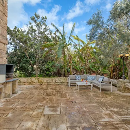 Stunning 2br With Pool *