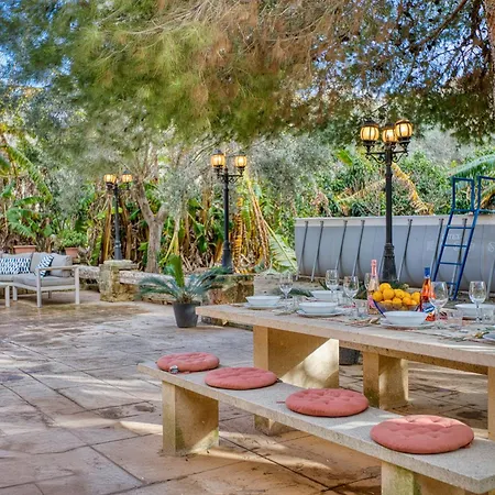 Stunning 2br With Pool *