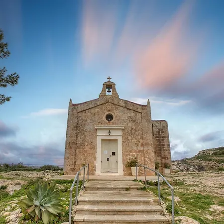 Stunning 2br With Pool Βίλα