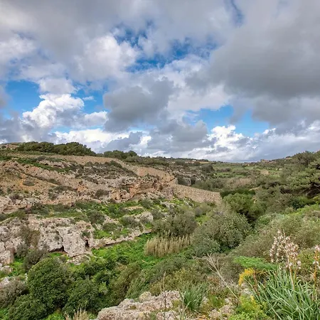 Stunning 2br With Pool L-Imgarr