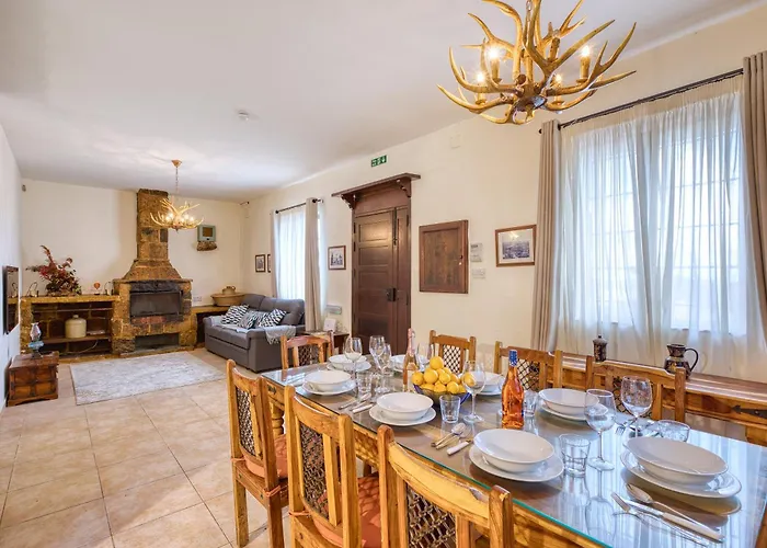 Stunning 2br With Pool * L-Imgarr