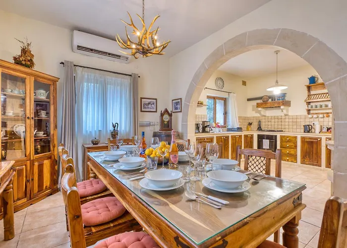 Stunning 2br With Pool Βίλα *