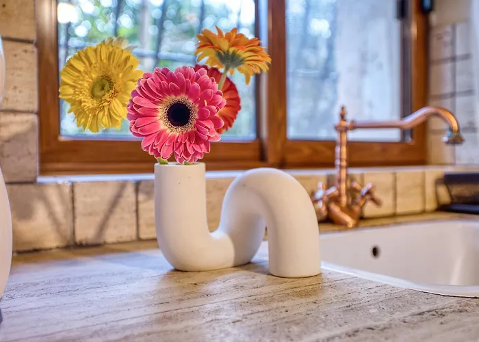 Stunning 2br With Pool Βίλα L-Imgarr