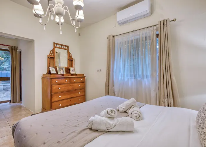 Stunning 2br With Pool *