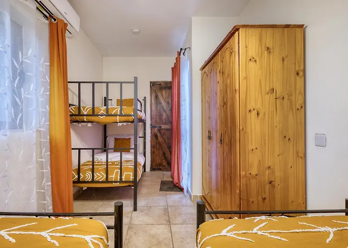 Βίλα Stunning 2br With Pool L-Imgarr