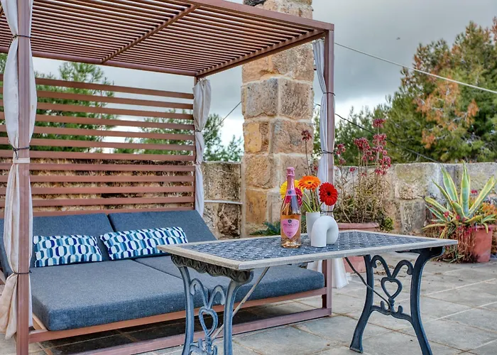 Stunning 2br With Pool Βίλα L-Imgarr