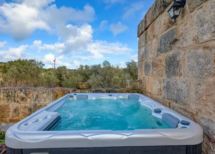 Βίλα Stunning 2br With Pool L-Imgarr