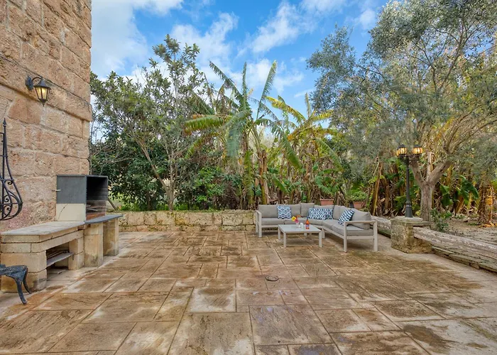 Stunning 2br With Pool *