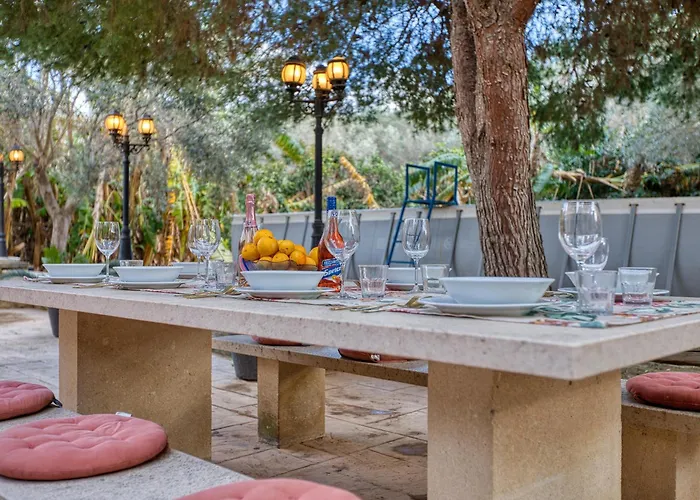 Stunning 2br With Pool L-Imgarr