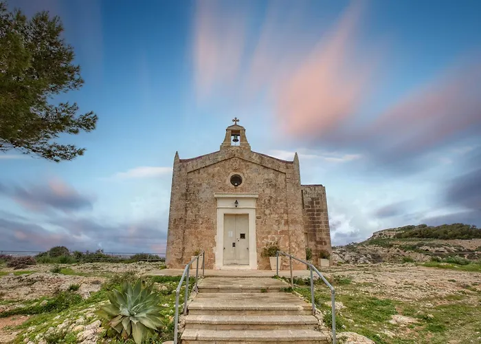 Stunning 2br With Pool Βίλα