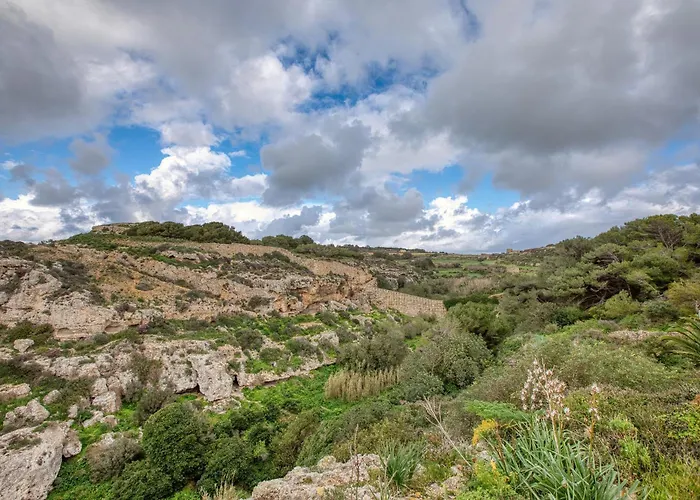 Stunning 2br With Pool L-Imgarr